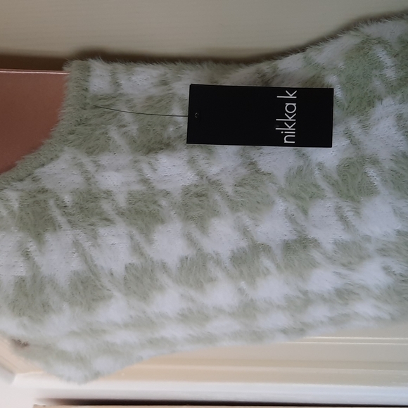 Nikkak Fuzzy Soft Tank- Large - Picture 2 of 10